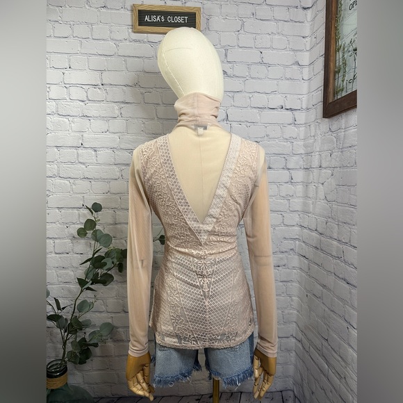 GUESS Riva Mesh pink mauve Turtleneck Top - Picture 5 of 7